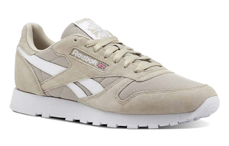 Shop Reebok Classic Leather 'Sepatu Lari Abu-Abu Low-Top' CN5016