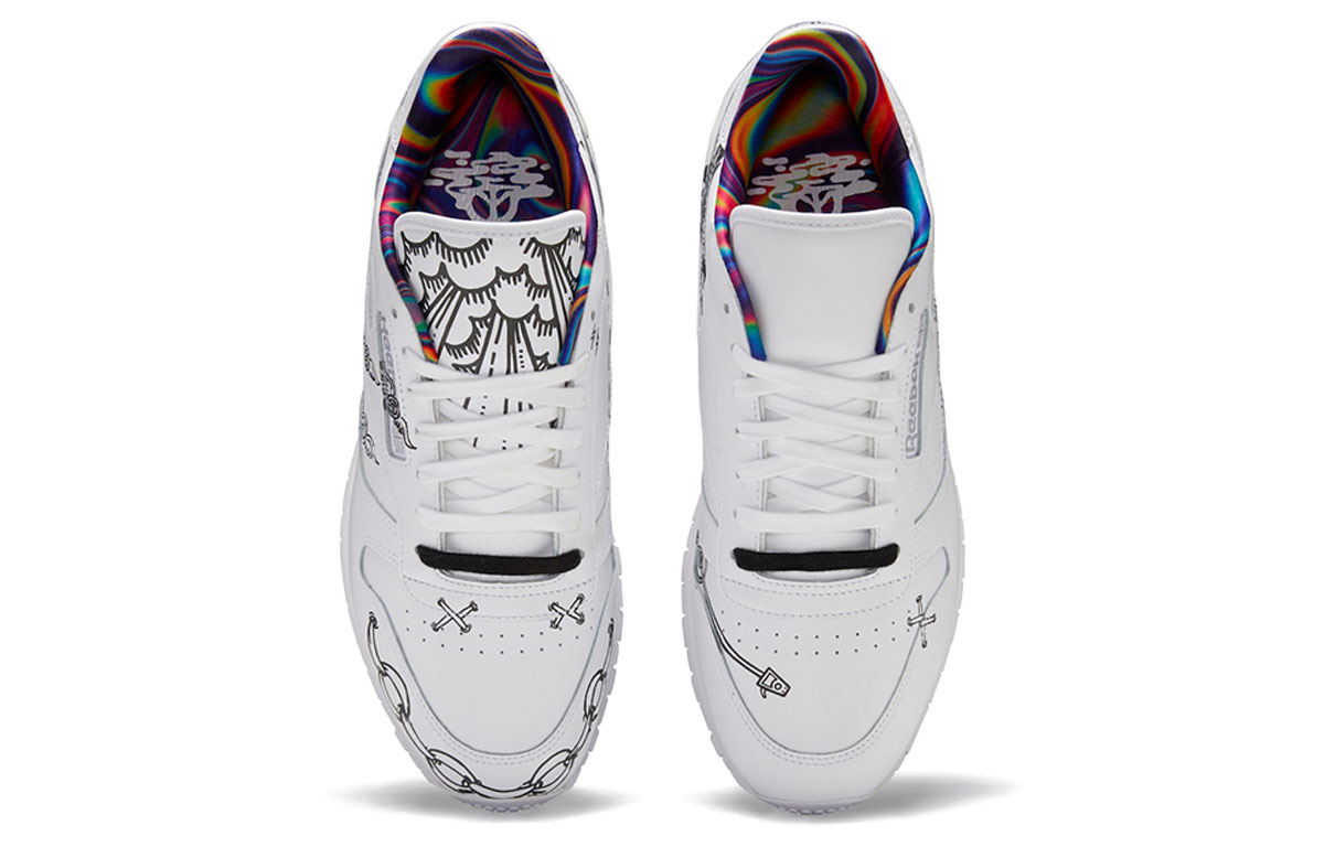 Shop 锐步经典皮革鞋 '国际和平日' FX3339