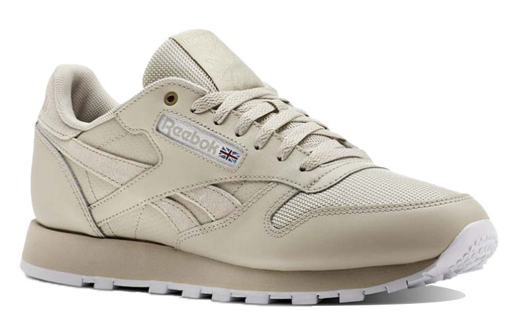 Lookbook 锐步经典皮革“卡其色” CN3868