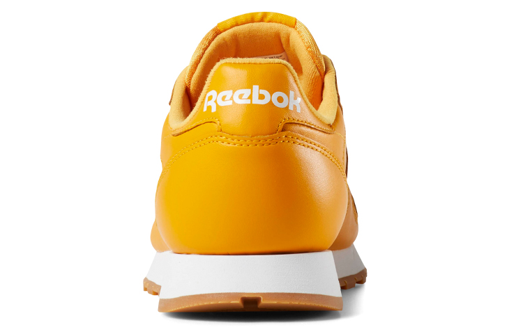 Shop Reebok Classic Leather 復古耐磨跑步鞋 檸檬黃