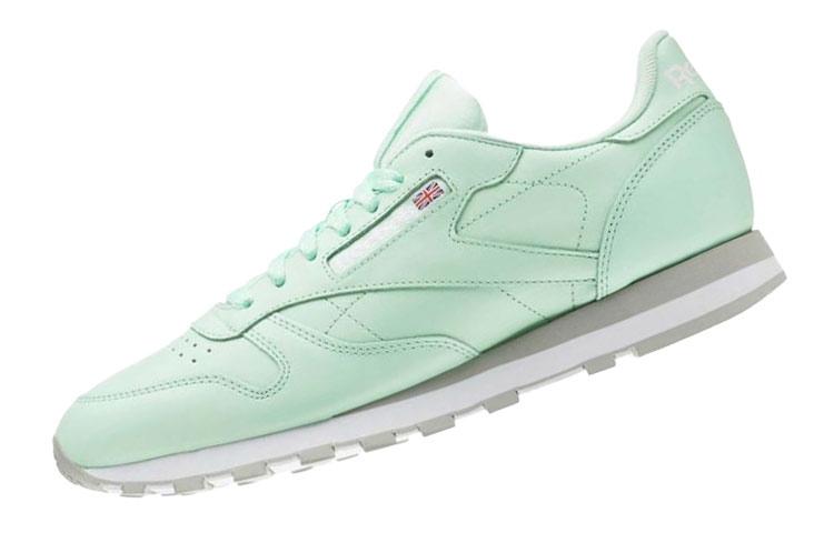 Lookbook 锐步经典皮鞋“薄荷绿” CN5382