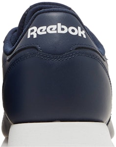 Reebok Classic Leather 'Vector Navy Gum' Sepatu Pria Biru Navy Gum GY3600 Sizing Reebok Classic Leather 'Vector Navy Gum' Sepatu Pria Biru Navy Gum GY3600