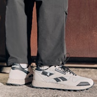 Reebok Classic Leather 'Winterized - Putih Kelabu Tulin' 100074286 Sizing Reebok Classic Leather 'Winterized - Putih Kelabu Tulin' 100074286