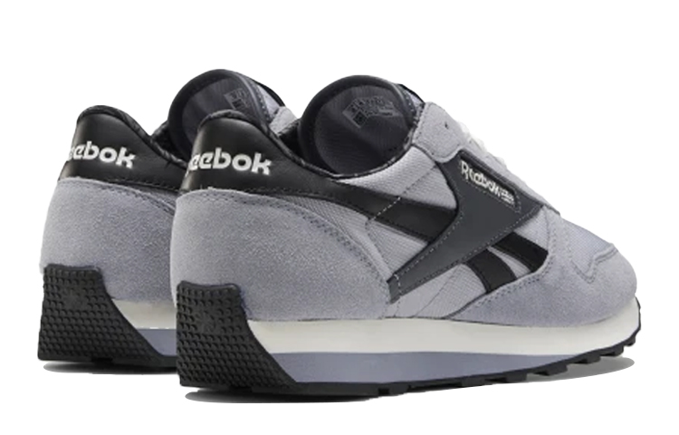 Shop Reebok经典皮革AZ '流星灰' Q47292