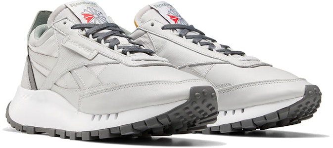 锐步经典皮革系列 '纯灰' FY7555 Lookbook 锐步经典皮革系列 '纯灰' FY7555