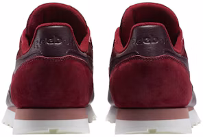 Shop Reebok 經典皮革輕便舒適低筒運動鞋 酒紅
