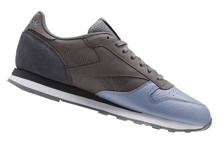 Shop Reebok Classic Leather 防滑耐磨 低筒運動鞋 灰藍