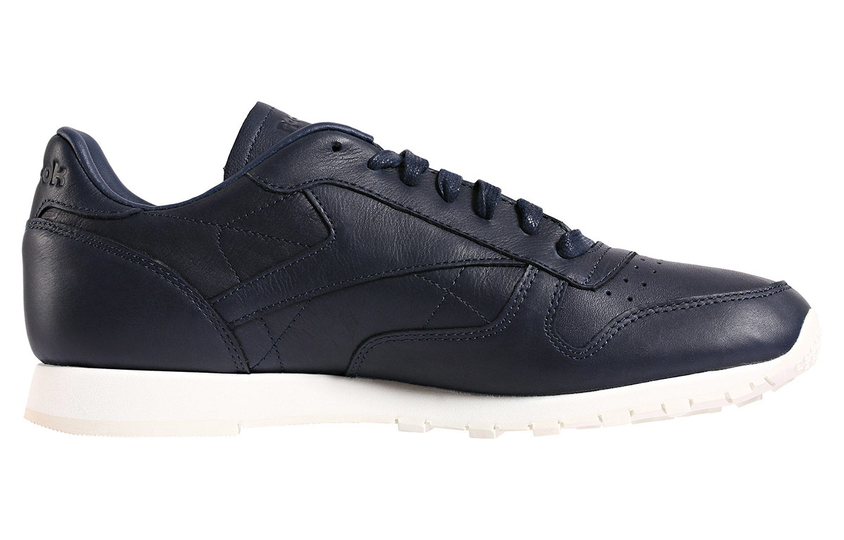 Order Reebok Classic Leather Lux ''Tiefblau'' CN1721