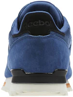Shop Reebok 經典皮革波紋紋路藍色跑鞋