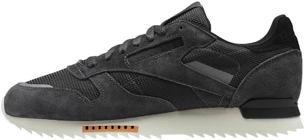 锐步经典皮革锯齿底跑鞋“黑色” BS9795 Buy 锐步经典皮革锯齿底跑鞋“黑色” BS9795