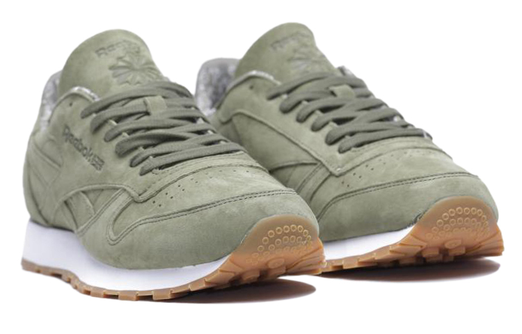 Lookbook 銳步經典皮革Tdc耐磨低筒跑步鞋男款橄欖綠