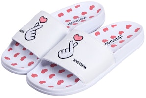 리복 클래식 러브 화이트 슬리퍼 (Reebok keullaesik leobeu hwaiteu seullipeo) EF8147 Lookbook 리복 클래식 러브 화이트 슬리퍼 (Reebok keullaesik leobeu hwaiteu seullipeo) EF8147