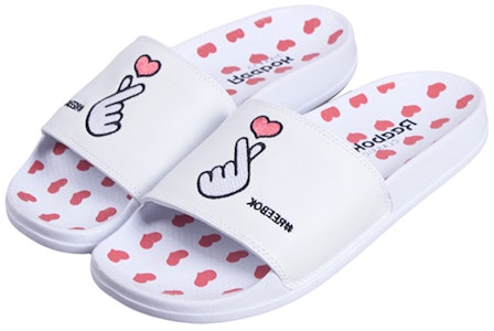 Reebok Classic Slippers Putih Cinta EF8147 Lookbook Reebok Classic Slippers Putih Cinta EF8147