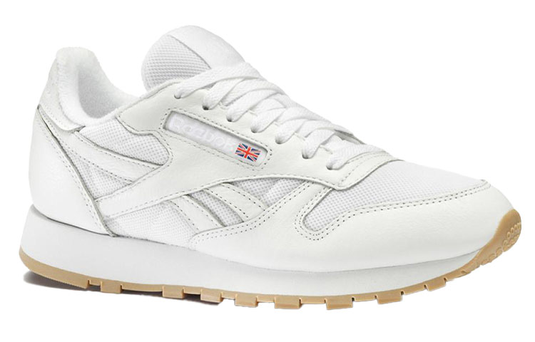 Lookbook 锐步经典低帮鞋 '透气舒适白' BS9718