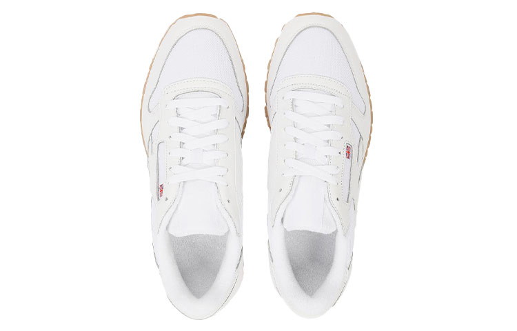 Shop 锐步经典低帮鞋 '透气舒适白' BS9718