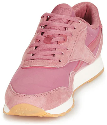 Reebok 经典尼龙粉色低帮鞋 CN6884 Shop Reebok 经典尼龙粉色低帮鞋 CN6884