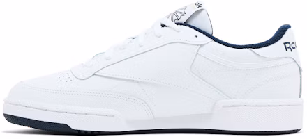 Shop Reebok Club C 85 復古 透氣輕便 低筒 板鞋 男女同款 白