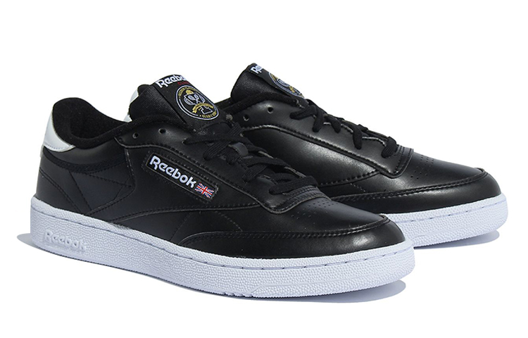 Lookbook Reebok Club C 85 Schwarz Weiß Low-Top Skaterschuhe ''Schwarz Weiß'' FZ4439