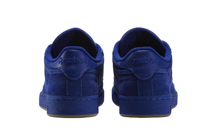 Shop Reebok Club C 85 SG 舒適通風 復古純色休閒板鞋 藍色