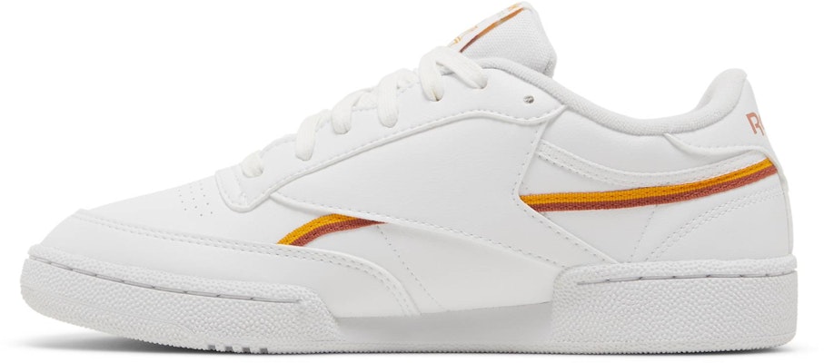 Reebok Club C 85 Vegano 'Blanco Oro Universitario' GX7564 Lookbook Reebok Club C 85 Vegano 'Blanco Oro Universitario' GX7564