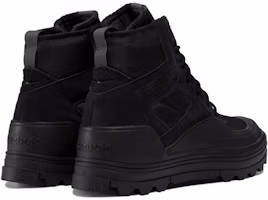 Shop Reebok Club C Cleated Mid 耐磨防滑 運動板鞋 黑