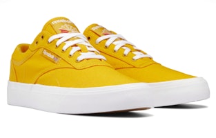 锐步Club C Coast '大学金' GW0255 Lookbook 锐步Club C Coast '大学金' GW0255