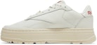 Lookbook (W) Reebok Club C Double Geo 'Chalk Alabaster' Dalam Warna Kapur Alabaster. GX8765