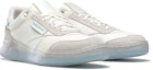 Lookbook Reebok Club C Legacy 'Chalk Digital Glow' dalam Warna Cerah Digital Chalk. GZ5274