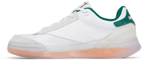 Reebok Club C Legacy 'Putih Hijau Tua' GX7561 Lookbook Reebok Club C Legacy 'Putih Hijau Tua' GX7561