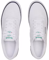 Shop Reebok Club C 經典標誌設計 低筒 帆布鞋 男女款 白色