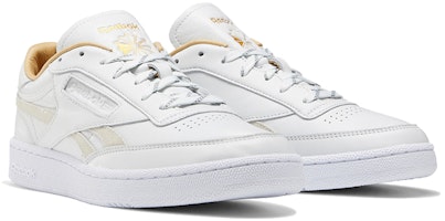 Reebok Club C Revenge 'Blanco Oro Metálico' FY9417 Lookbook Reebok Club C Revenge 'Blanco Oro Metálico' FY9417
