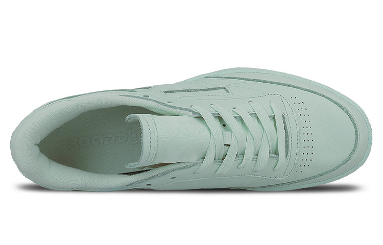 Lookbook Reebok Club C Scarpe da Skate. BS7803