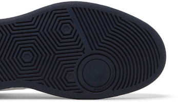 Reebok Club MEMT Parafit 4e Wide 'Putih Vector Navy' GX9151 Purchase Reebok Club MEMT Parafit 4e Wide 'Putih Vector Navy' GX9151