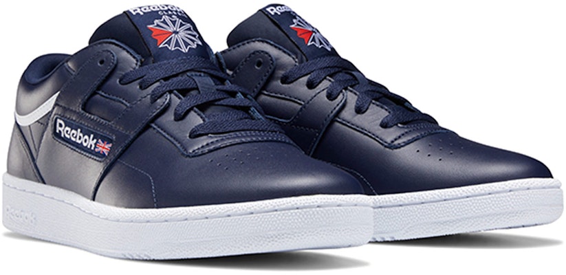 리복 클럽 C 딥블루 스케이트 슈즈 (Reebok Club C Deep Blue Skate Shoes - shortened) FV9916 Lookbook 리복 클럽 C 딥블루 스케이트 슈즈 (Reebok Club C Deep Blue Skate Shoes - shortened) FV9916