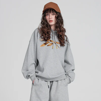 Reebok 新年刺繡標誌連帽針織衫 男女款 灰色 24SRC309UGG3 Shop Reebok 新年刺繡標誌連帽針織衫 男女款 灰色 24SRC309UGG3