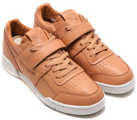 리복 크로스오버 워크아웃 플러스 '카키 브라운' CN1855 Lookbook 리복 크로스오버 워크아웃 플러스 '카키 브라운' CN1855