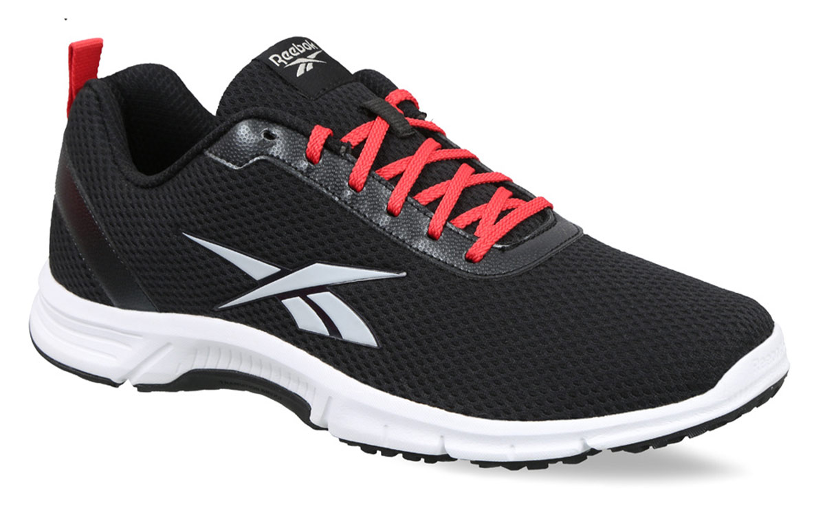 Lookbook Reebok Dart Runner 'Hitam Putih' FV8721