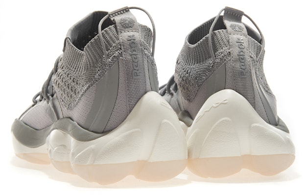 Reebok DMX Fusion 經典款防滑耐磨低幫跑步鞋 男女同款 灰色 Shop Reebok DMX Fusion 經典款防滑耐磨低幫跑步鞋 男女同款 灰色