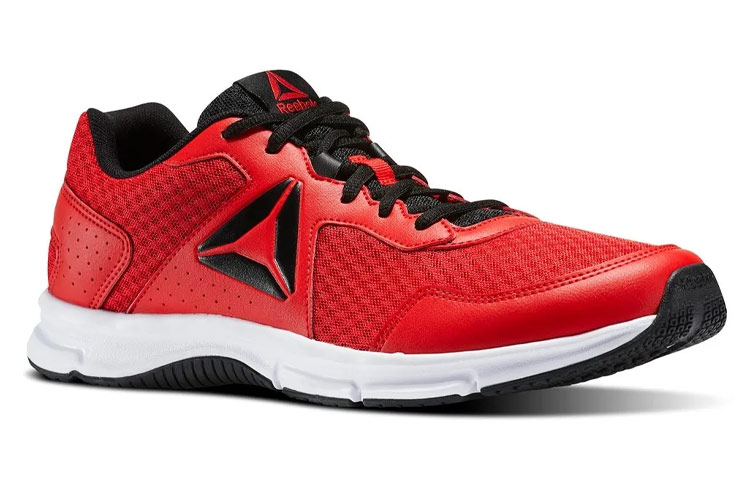Lookbook Reebok Express Runner ''Rouge Baskets Basses Running'' BS8418