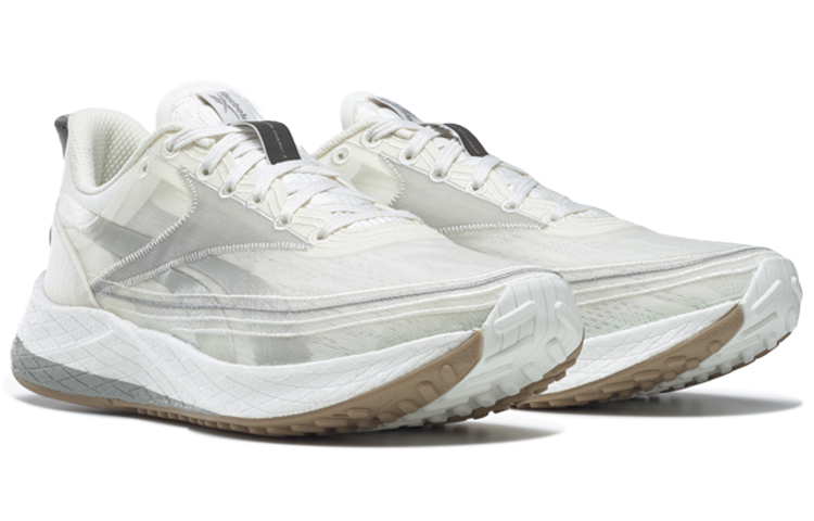 Lookbook 锐步Floatride Energy 4 '白墨灰口香糖' 运动鞋 GX0270