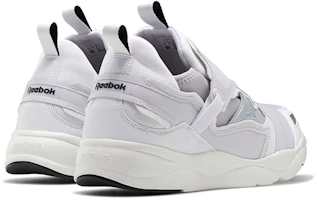 Shop Reebok Furylite 3 灰白色 跑步鞋