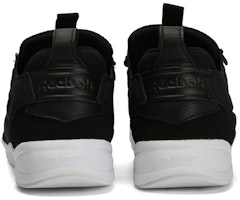 Reebok Furylite 編織款 舒適耐磨運動鞋 男女同款 黑 Shop Reebok Furylite 編織款 舒適耐磨運動鞋 男女同款 黑