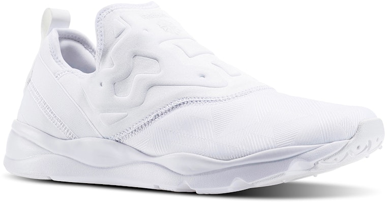 Reebok Furylite 套穿拱形白色運動鞋 Lookbook Reebok Furylite 套穿拱形白色運動鞋