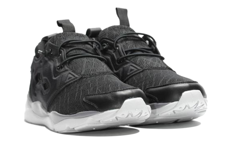 Lookbook Reebok Furylite TM 'Negro Grafito' V67734
