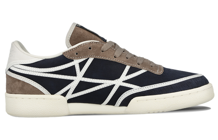 Reebok Garbstore Club C International Low 'Black White' 圖 2