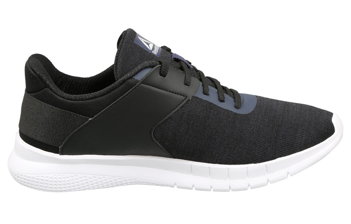 Order Reebok Genesis Runner ''Schwarz Weiß'' EG0039