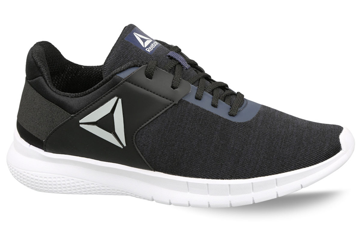 Lookbook Reebok Genesis Runner ''Schwarz Weiß'' EG0039