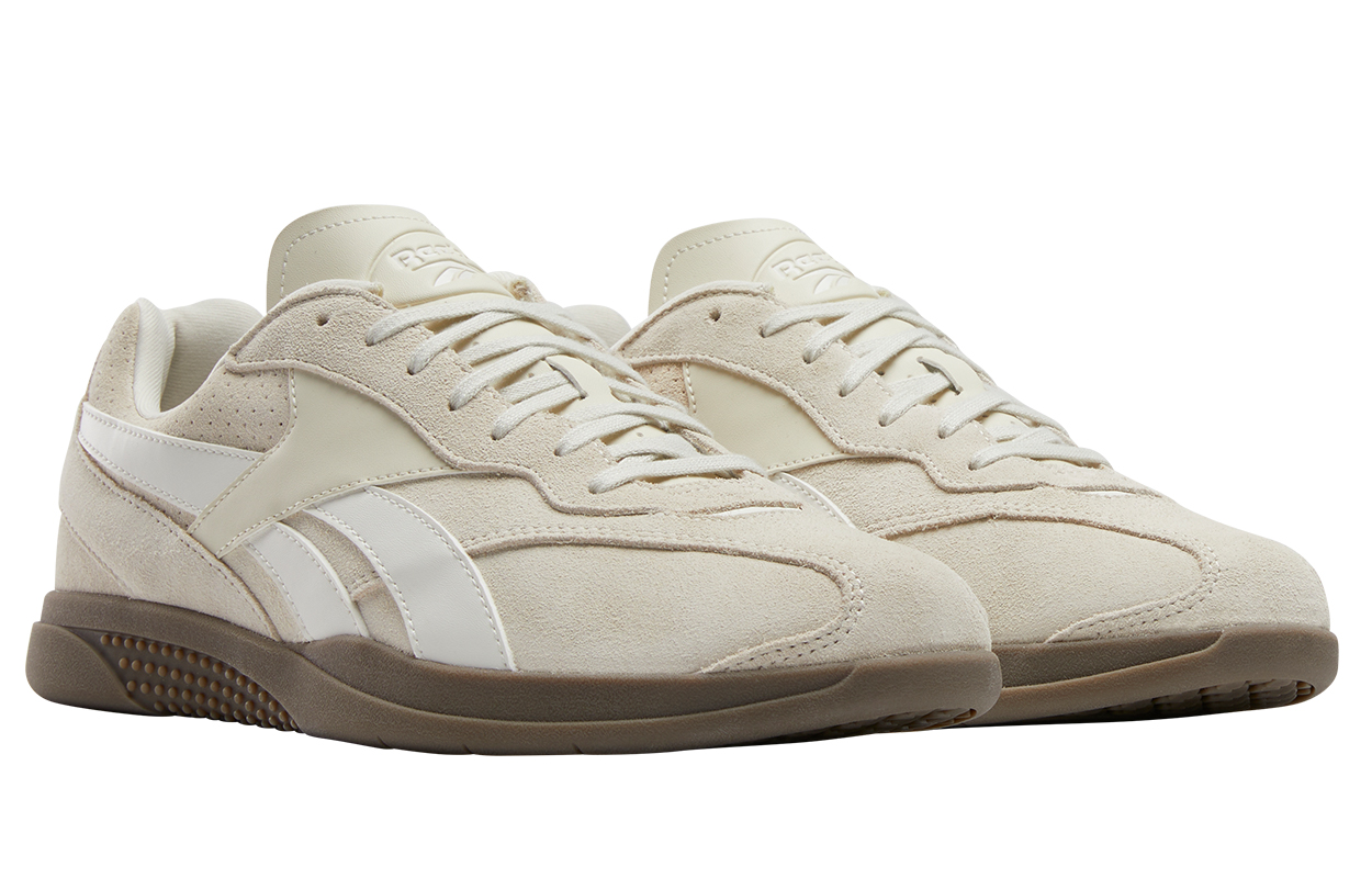 Shop Reebok Hammer Street '雪白粉筆口香糖' 100202339