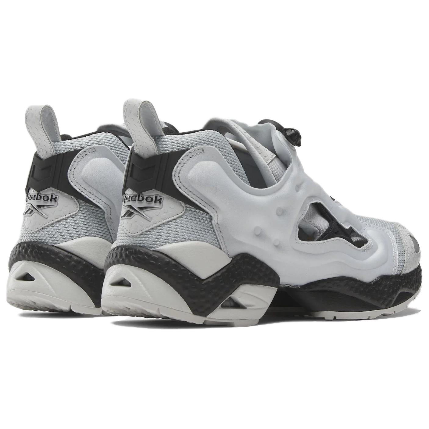 Shop 锐步 InstaPump Fury 95 '纯灰黑' 运动鞋 100069778