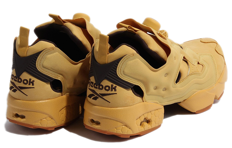 Shop Reebok Instapump Fury“深棕色” GX6341